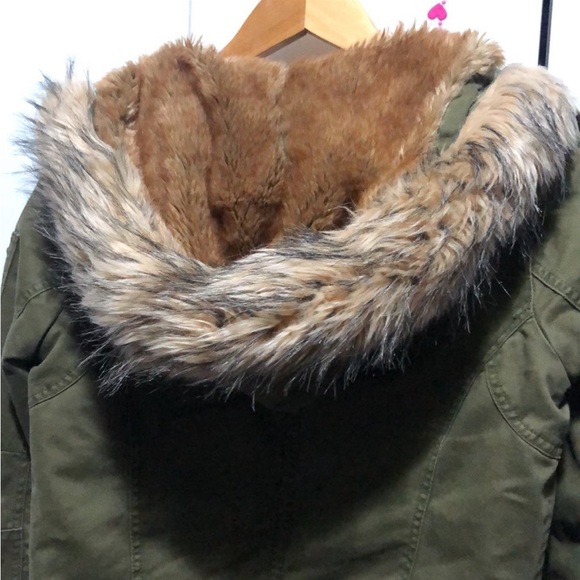 Old Navy jacket faux fur - Picture 6 of 9